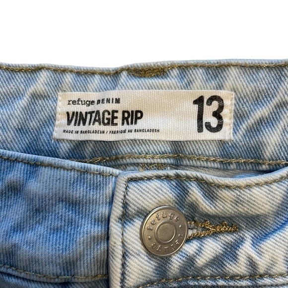 Urban Planet - Refuge Denim Vintage Rip Light Wash Jean Shorts - Size 13 - Picture 3 of 6